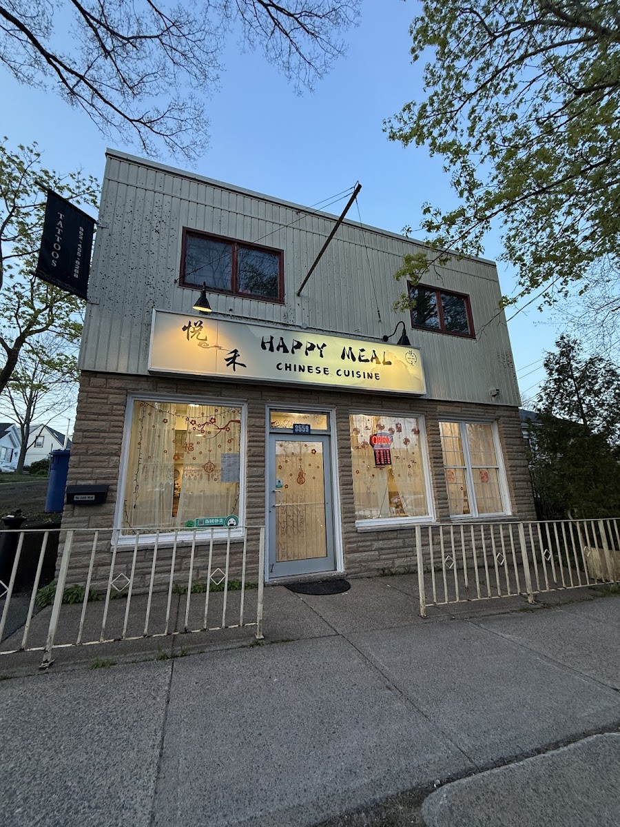 3559 Robie Street storefront with HAPPY MEAL CHINESE CUISINE and 悦 禾 on the fascia
